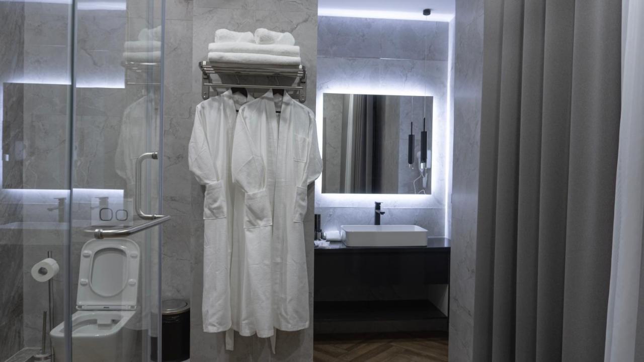 Five Hotel Бишкек Экстерьер фото