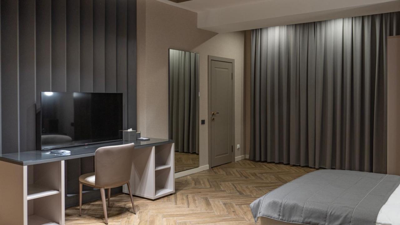 Five Hotel Бишкек Экстерьер фото