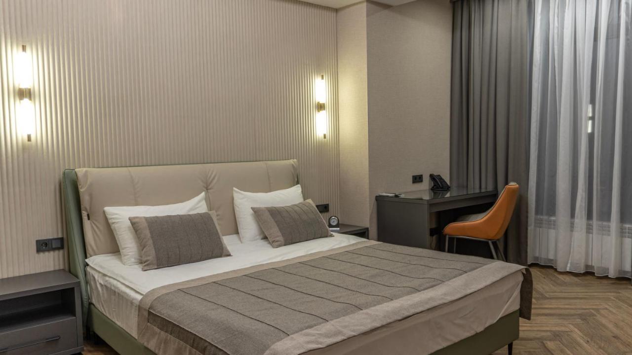 Five Hotel Бишкек Экстерьер фото
