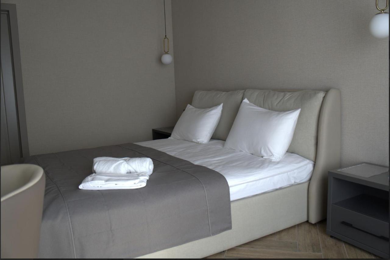 Five Hotel Бишкек Экстерьер фото