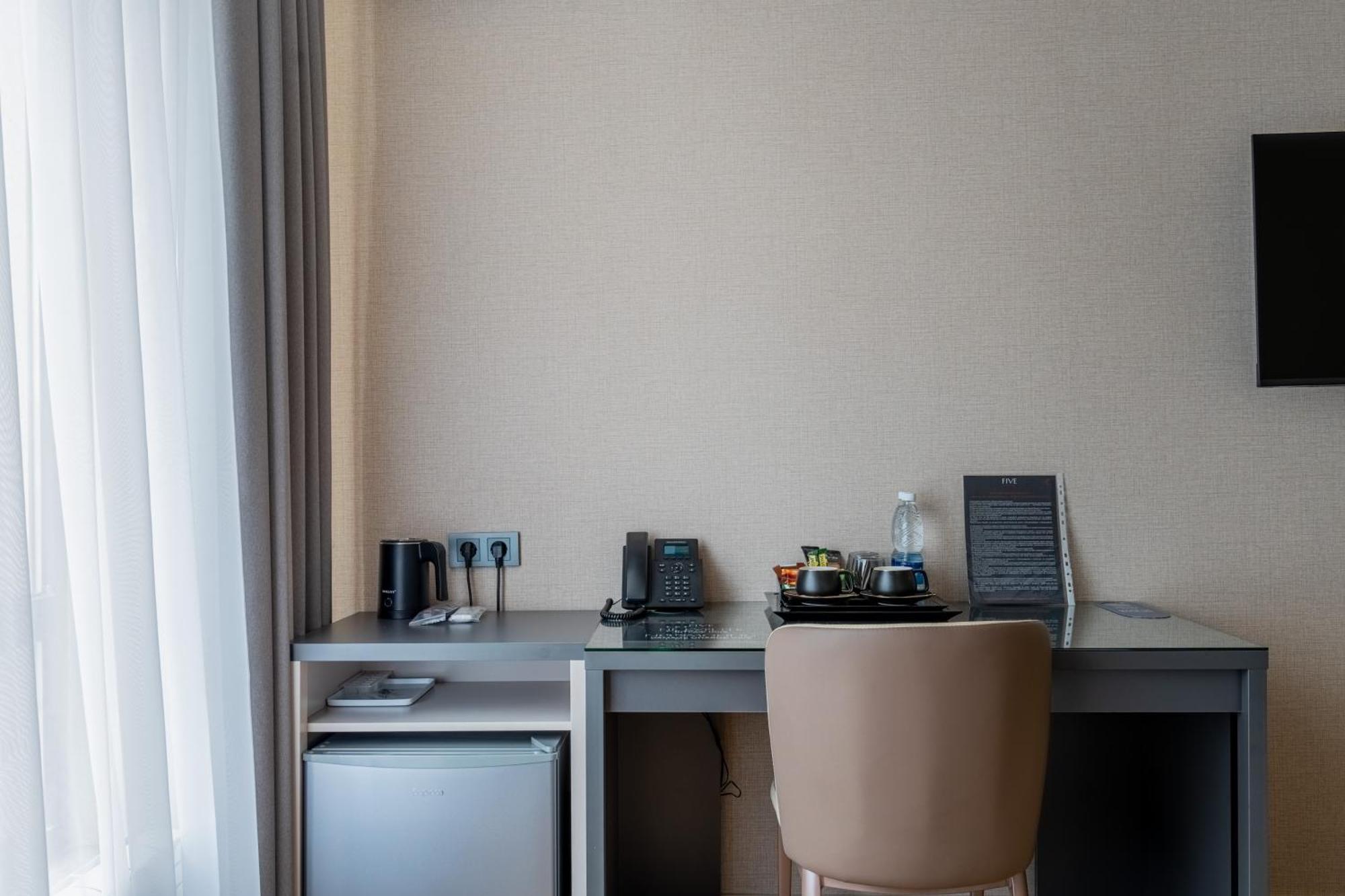 Five Hotel Бишкек Экстерьер фото