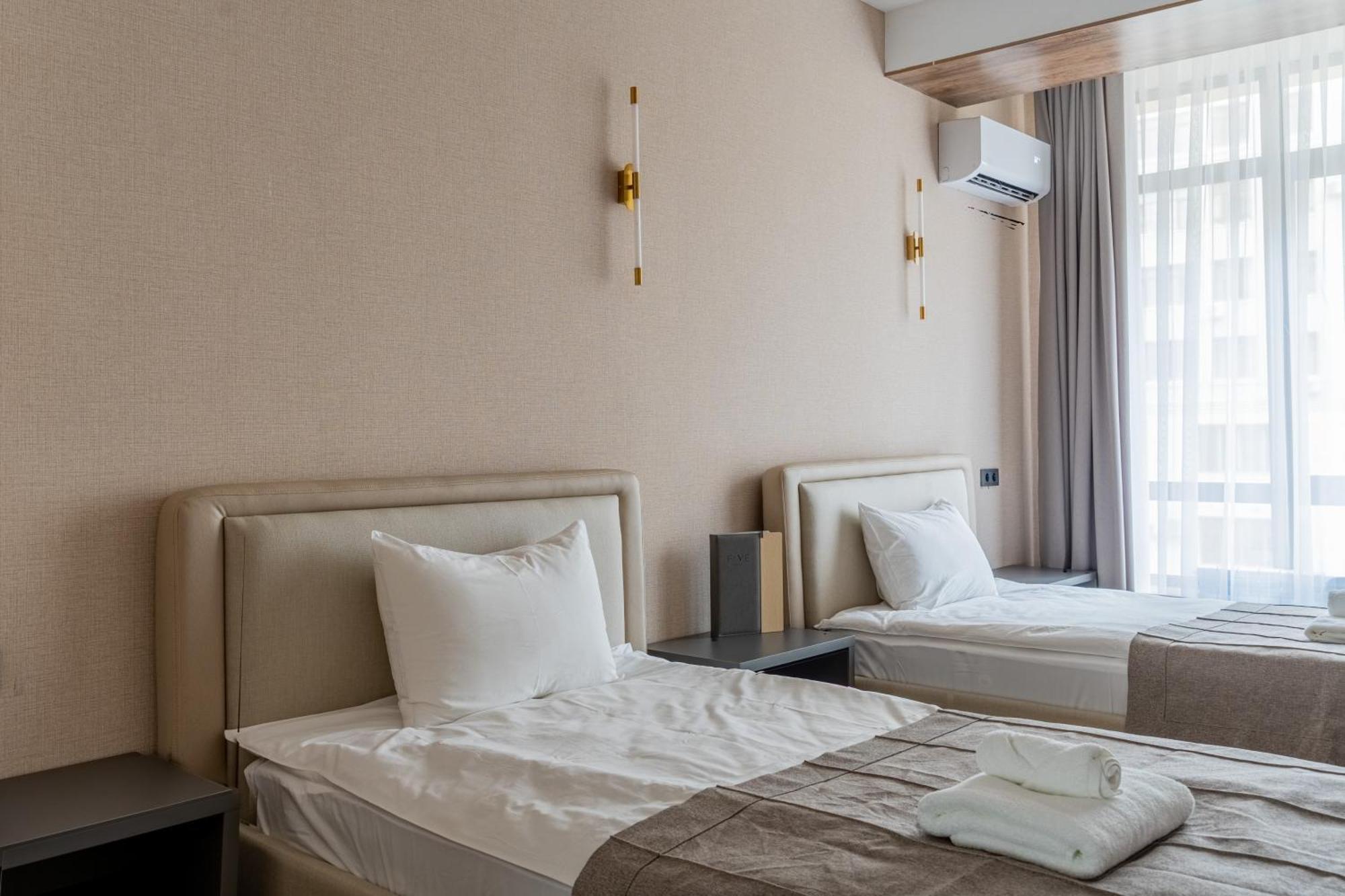 Five Hotel Бишкек Экстерьер фото