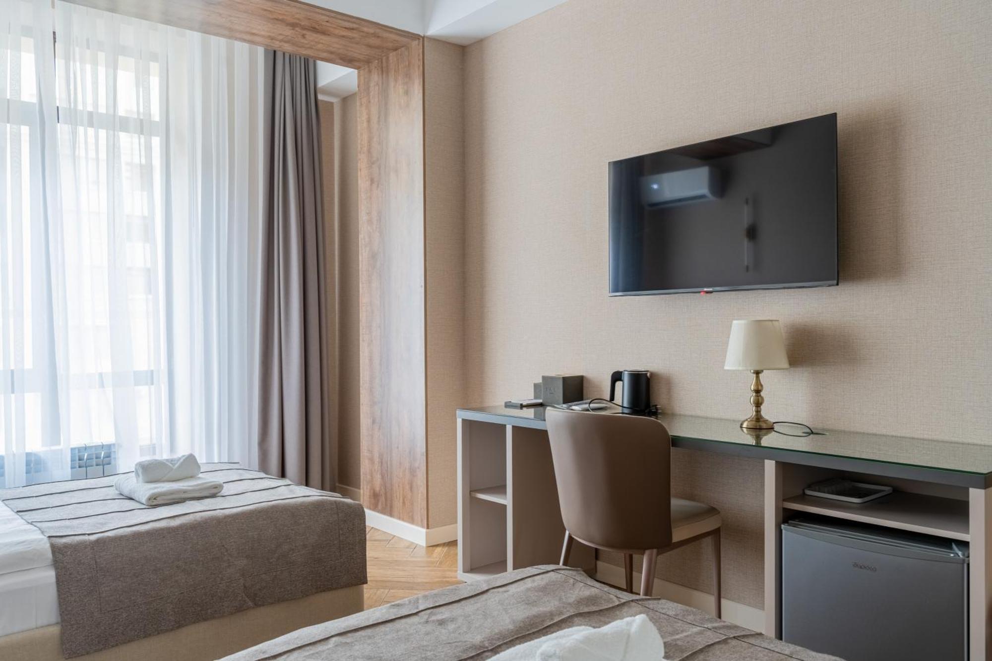 Five Hotel Бишкек Экстерьер фото