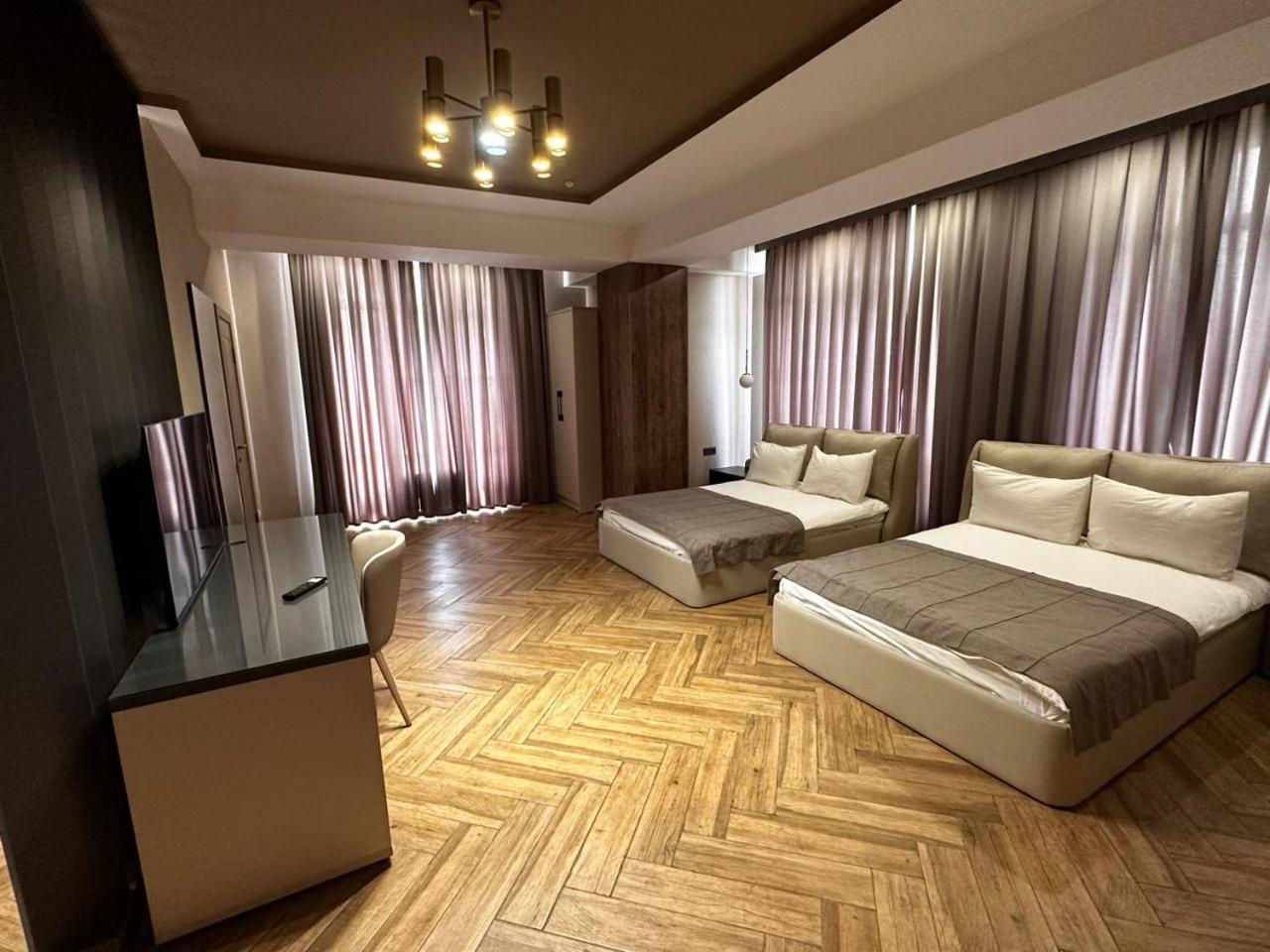 Five Hotel Бишкек Экстерьер фото