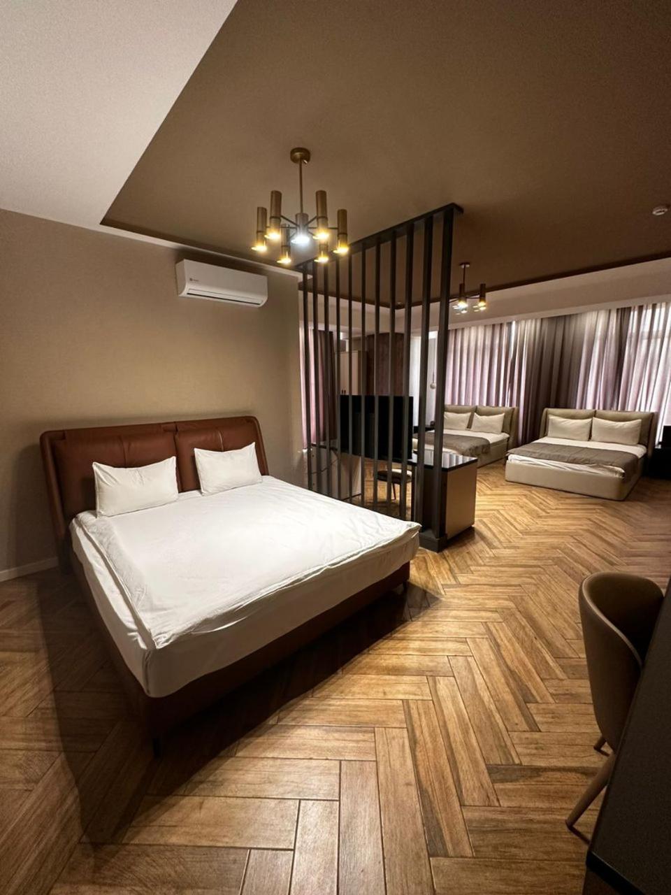 Five Hotel Бишкек Экстерьер фото